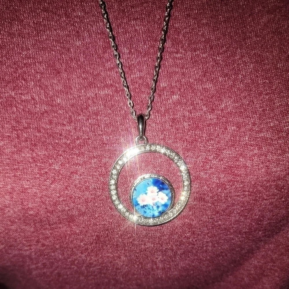 NECKLACES - Picture 6 of 7